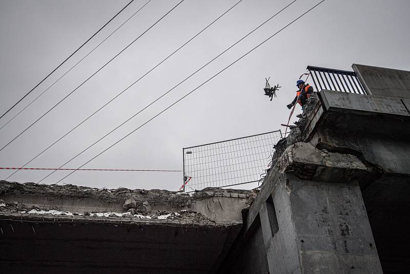 Demolice mostů přes Rudnou ulici, 25. ledna 2022 v Ostravě.