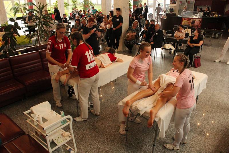Již šestý ročník celorepublikové soutěže žáků středních škol v masérských dovednostech Zlatý masér se uskutečnila ve čtvrtek 21. října v Sanatoriích Klimkovice.