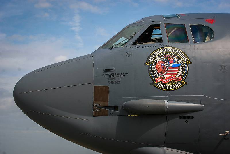 Přílet bombardérů B-52H Stratofortress a nadzvukového "stealth" B-1B Lancer na ostravské letiště Leoše Janáčka v Mošnově.