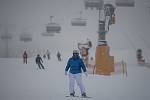 Lyžařská resort Szczyrk Mountain Resort, 12. února 2021 v Szczyrk, Polsko. Od 12. února budou v Polsku s omezenou kapacitou po dobu dvou týdnů podmíněně otevřeny hotely, kina, divadla, filharmonické sály a opery, bazény a sjezdovky.