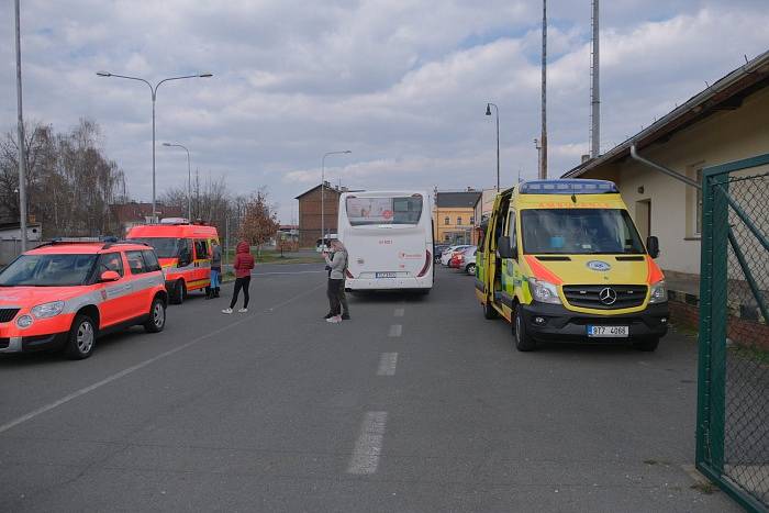 Hasiči už odvezli z Ostravy domů devět desítek cestovatelů ze 198.