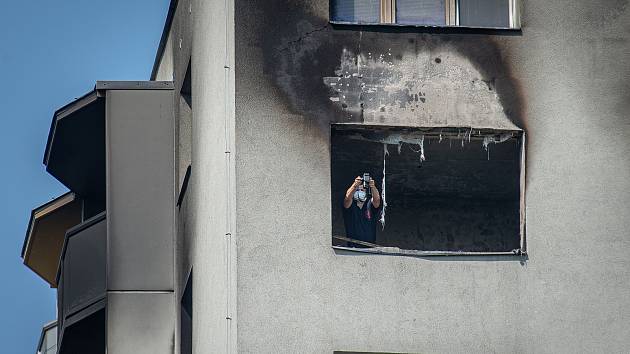Panelový dům ve kterém v sobotu 8. srpna při požáru bytu v jedenáctém patře zahynulo 11 lidí, 9. srpna 2020 v Bohumíně.