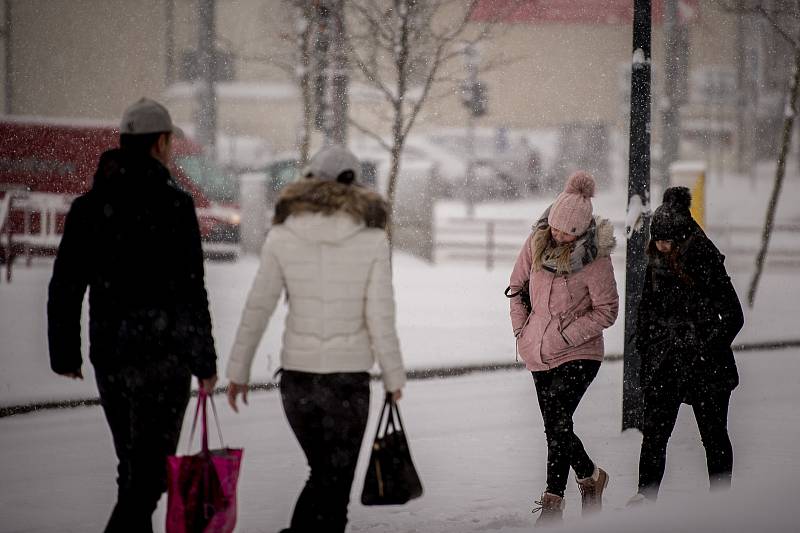 Ostravu zasáhlo 8. 1. 2018 sněžení.