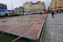 V centru Ostravy už se staví umělé kluziště