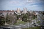 Ostrava-Jih, křižovatka ulic Plzeňská - Horní, hranice částí Hrabůvka a Zábřeh, v blízkosti zastávky Hotel Bělský les.