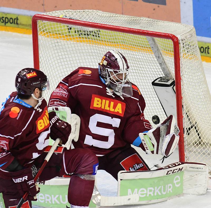 Utkání předkola play off hokejové extraligy - 3. zápas: HC Sparta Praha - HC Vítkovice Ridera, 14. března 2019 v Praze. Na snímku brankář Sparty Matěj Machovský