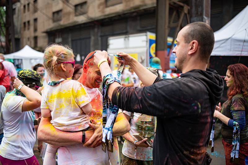 Duhový běh  a festival v Dolní oblasti Vítkovice Rainbow run & Rainbow fest Ostrava, sobota 4. června 2022.