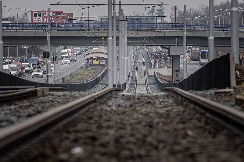 Zmodernizovaný úsek tramvajové trati mezi zastávkami Josefa Kotase a Václava Jiřikovského, 9. prosince 2022, Ostrava-Jih.