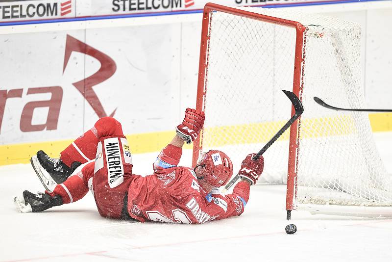 Utkání 7. kola hokejové extraligy: HC Vítkovice Ridera - HC Oceláři Třinec, 3. října 2019 v Ostravě. Na snímku dává gól Vladimír Dravecký.