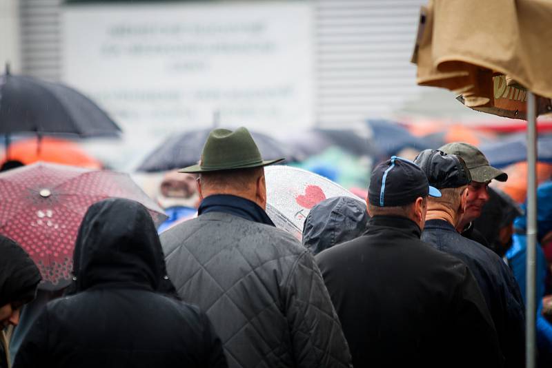 Farmářské trhy u nákupního centra Futurum v Ostravě.