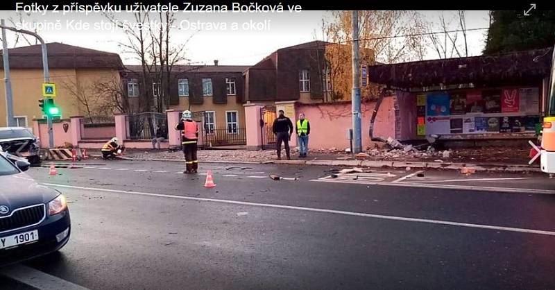 Místo nehody na snímku za sociální sítě Facebook, skupiny Kde stojí švestky - Ostrava a okolí.