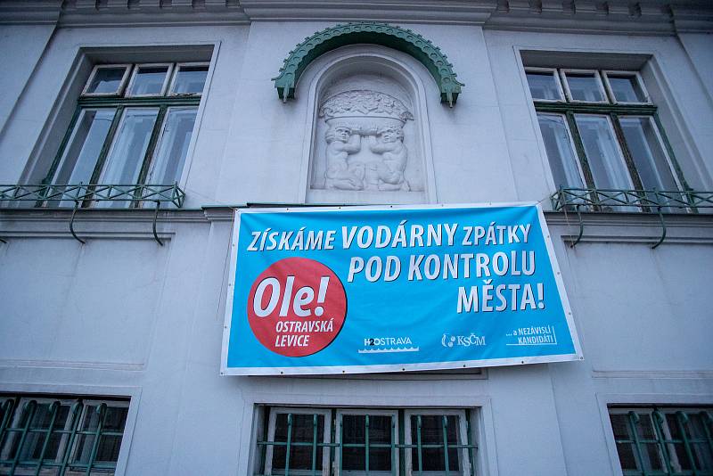 Sledování výsledků komunálních voleb ve volebním štábu Ostravská levice, 24. září 2022, Ostrava.
