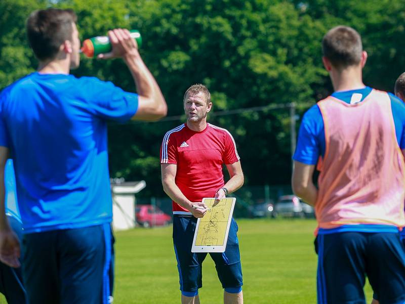 Fotbalisté Baníku trénují v Šilheřovicích pod vedením kouče Radima Kučery.