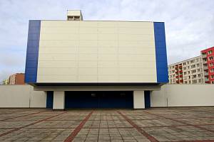 Zrekonstruované kino Máj. V budově dnes sídlí depozitář Ostravského muzea.
