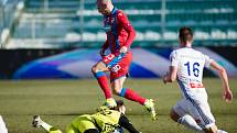 V Mladé Boleslavi začal na hrotu plzeňského útoku Zdeněk Ondrášek, který ztroskotával na brankáři Jakubu Divišovi. Foto: fcv/Ladislav Nussbauer