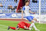 Fotbalisté Baníku Ostrava (v bílém) proti Hradci Králové.