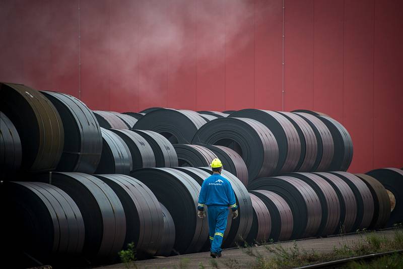 Podnik ArcelorMittal Ostrava, 19. října 2018 v Ostravě. Na snímku provoz Minihuť, ocelárna. Hotové role, svitky.