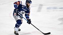 Utkání 24. kola hokejové extraligy: HC Vítkovice Ridera - HC Dynamo Pardubice, 4. prosince 2020 v Ostravě. Adam Polášek z Vítkovic.