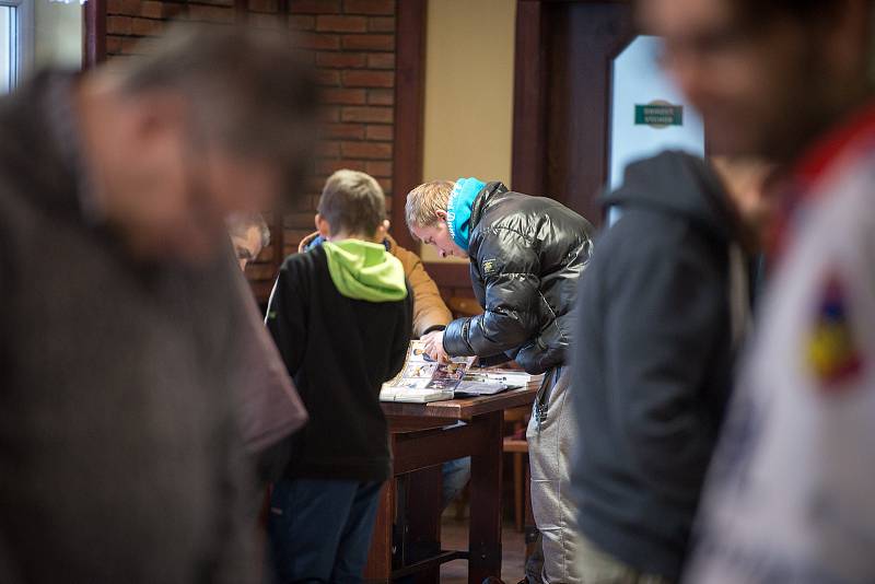 Sběratelé hokejových karet se sešli v restauraci Na Plynární, 8. prosince 2018 v Ostravě.