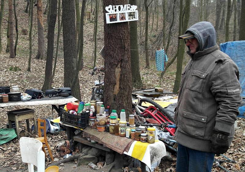 Ostravští bezdomovci (ale i jiné sociálně ohrožené a vyloučené skupiny) mají svého praktického lékaře díky Armádě spásy.