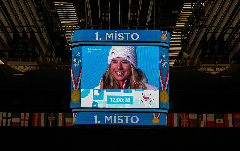 Olympijský festival u Ostravar arény.Medailový ceremoniál Ester Ledecké