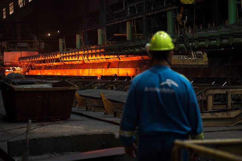 Podnik ArcelorMittal Ostrava, 19. října 2018 v Ostravě. Na snímku provoz Minihuť, ocelárna. Válcovna - role, svitky.