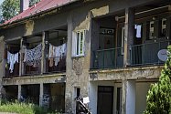 PÁTOVA ULICE (na snímku) i Trnkovecká ulice jsou zdrojem obav usedlíků z Trnkovce. Obyvatelé těchto domů leží v žaludku mnoha sousedů.