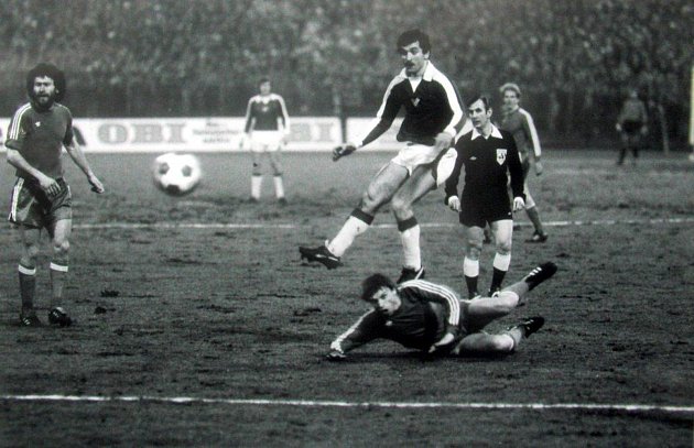 Fotbalisté Baníku Ostrava před odvetou čtvrtfinále PMEZ s Bayernem Mnichov na Bazalech 18. března 1981. Foto: Zdeněk Bernadt