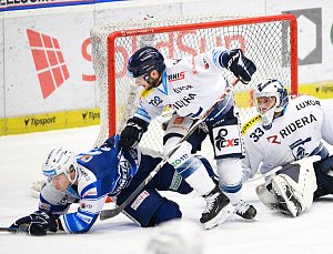 Hokejisté Vítkovic porazili ve středeční dohrávce 24. kola extraligy Kometu Brno 4:0.