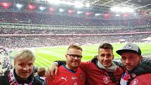 Čeští fotbalisté sice ve Wembley nezazářili, čeští fanoušci však ano. Památku na zápas si udělal i čtenář Deníku z Moravskoslezského kraje Lukáš Martinák.
