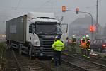 Nehoda tramvaje s kamionem na křižovatce ulic Rudná a Závodní v Ostravě-Vítkovicích.