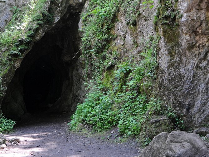 V jeskyni Šipka byly objeveny nejstarší ostatky prehistorického člověka u nás.