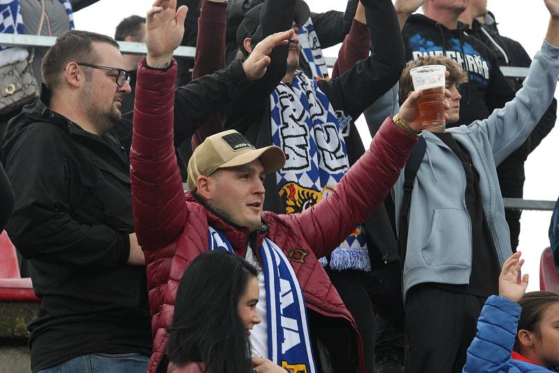 MOL Cup, 2. kolo, SK HS Kroměříž (červenobílé dresy) - FC Baník Ostrava, 21. září 2022.