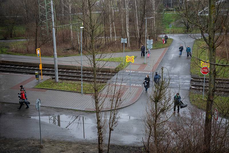 Pojďte s námi uklízet Ostravu. To byla dobrovolnická akce, jejíž cílem bylo uklidit okolí od odpadků a nepořádku kolem Slezskoostravského hradu, 17. dubna 2021 v Ostravě.