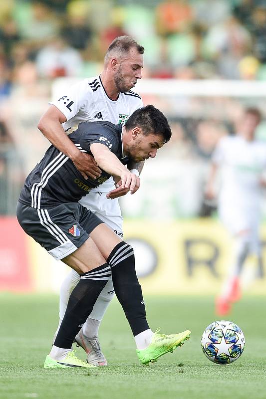 Utkání 2. kola první fotbalové ligy: MFK Karviná - Baník Ostrava, 22. července 2019 v Karviné. Na snímku (zleva) Rudolf Reiter a Erik Puchel.