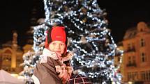 Vánoční trhy v centru Ostravy. Rozsvícen byl také vánoční strom.