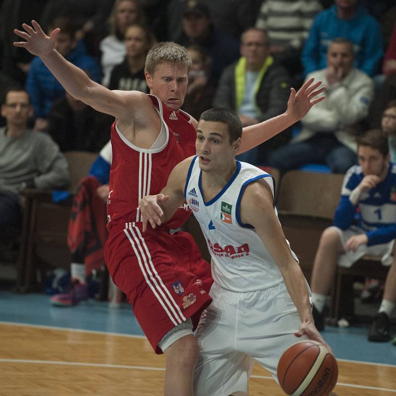 Nová huť porazila Svitavy 95:73.