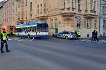 V centru Ostravy dnes došlo ke kolizi cyklistky a trolejbusu.