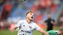 Semifinále fotbalového poháru MOL Cupu: FC Baník Ostrava - Bohemians Praha 1905, 24. dubna 2019 v Ostravě. Na snímku (zleva) Kuzmanovič Nemanja a Jindřišek Josef.