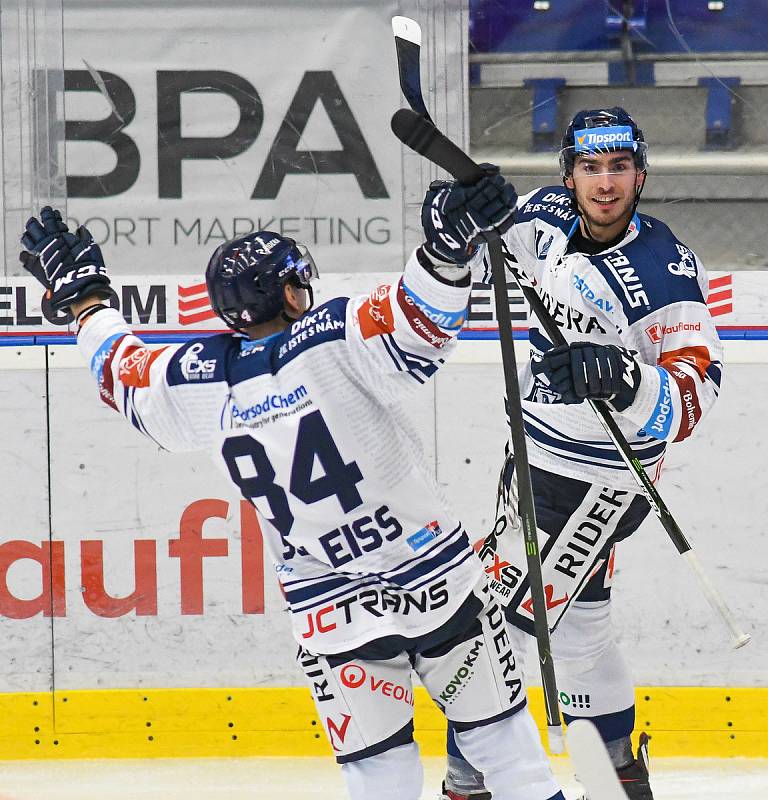 Jan Shleiss a Dominik Lakatoš z Vítkovic - 29. kolo Tipsport Extraligy HC VÍTKOVICE RIDERA - HC Oceláři Třinec, 26. prosince 2020 v Ostravě.