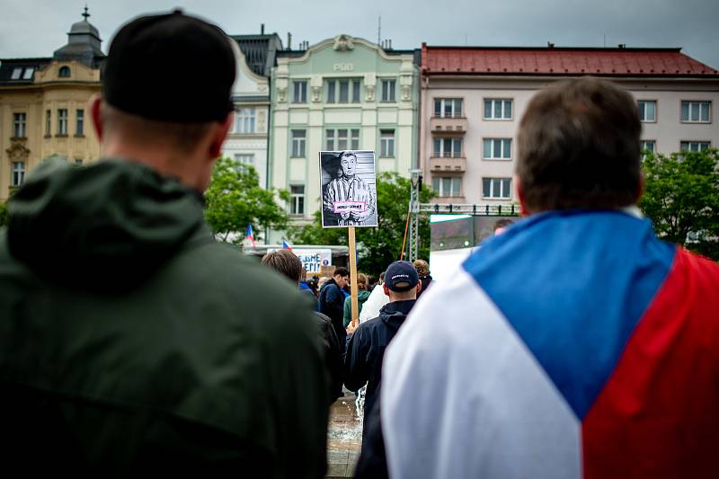 Demonstrace za nezávislou justici a proti vládě na Masarykově náměstí v Ostravě, 28. května 2019.