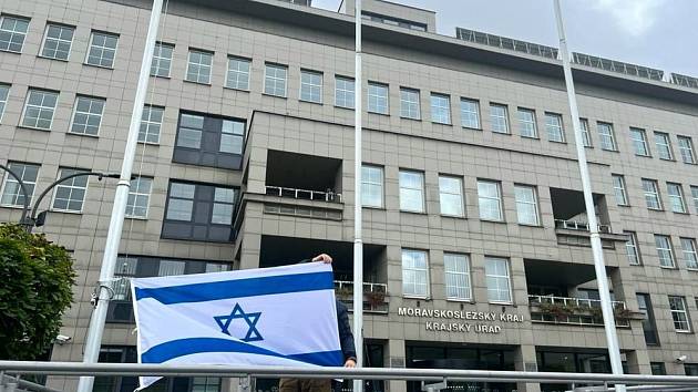 Vlajka Izraele před Krajským úřadem Moravskoslezského kraje v Ostravě, 8. října 2023.
