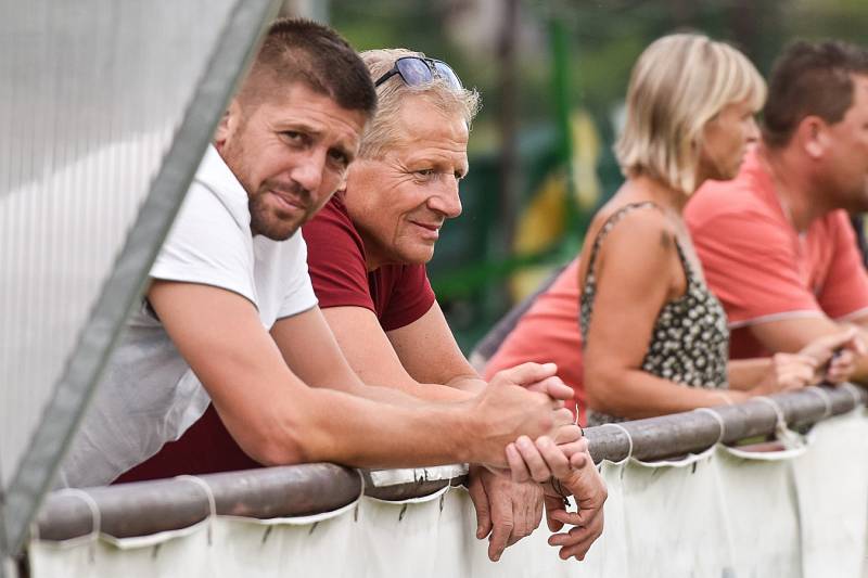 VLASTIMIL PETRŽELA svůj letní konec u ligového týmu Baníku Ostrava ani po šesti měsících nerozdýchal. Naposledy se opřel do svého zaměstnavatele v pondělí v televizi. 