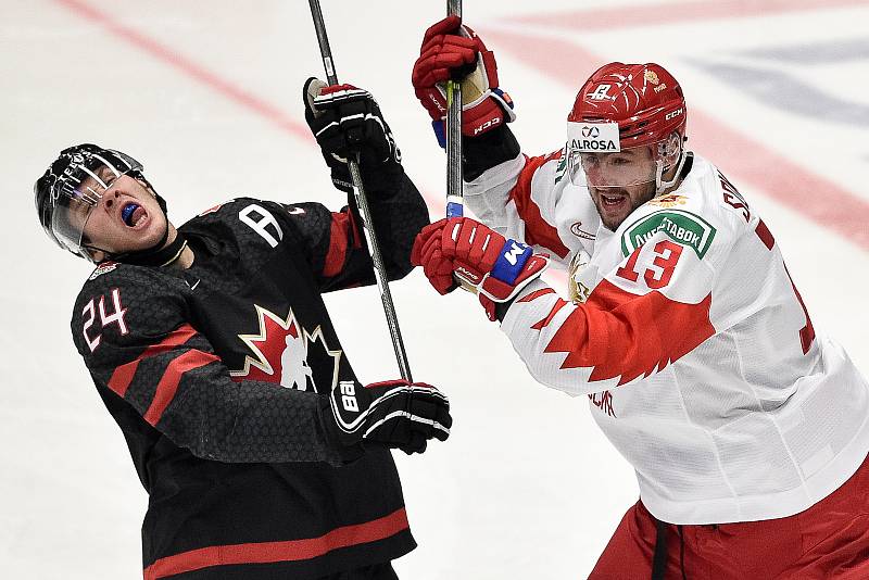 Mistrovství světa hokejistů do 20 let, finále: Rusko - Kanada, 5. ledna 2020 v Ostravě. Na snímku (zleva) Ty Smith a Yegor Sokolov.