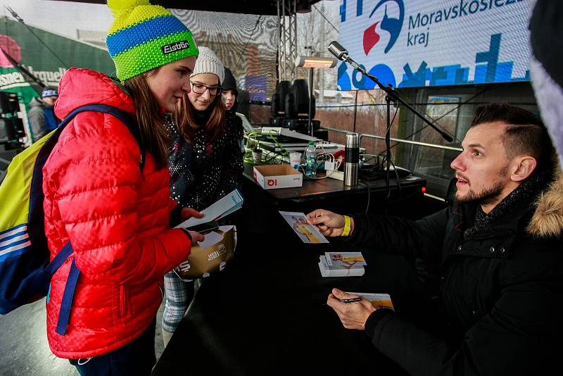 Olympijský festival v Ostravě, 12. února 2018. Autogramiáda basketbalisty Jakuba Šiřiny