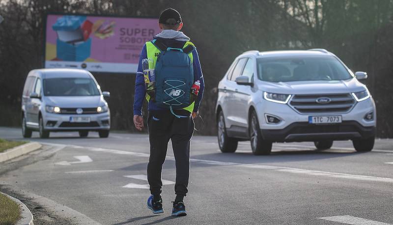 Cesta pěšky z polských Myslowic do San Marina.Pochod, aby mohl získat peníze na nákladnou rehabilitaci pro svého syna, který trpí autismem.