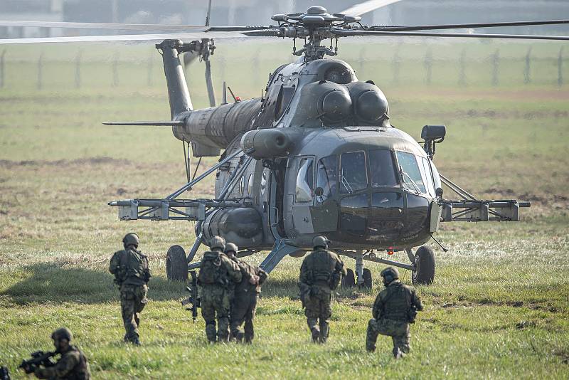 Dny NATO a Dny Vzdušných sil Armády ČR, 20. září 2020 na letišti Leoše Janáčka v Mošnově.