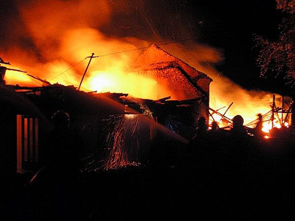 V Kunčicích pod Radhoštěm hořel dřevěný domek