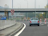 Reportéři Deníku tento týden projeli dálniční úsek mezi Bohumínem a Odrami. Snímky zachycují dopravní omezení, se kterými se setkali.