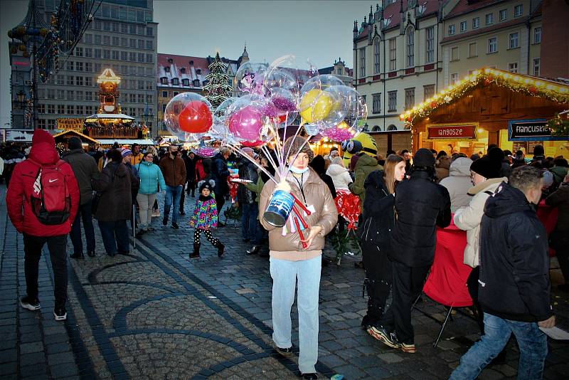 Jarmark Bożonarodzeninowy neboli adventní trhy ve Vratislavi patří mezi nejlepší v celém Polsku.